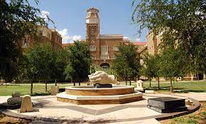 Headwaters sculpture by Larry Kirkland displayed in the plaza between Humanities and Education